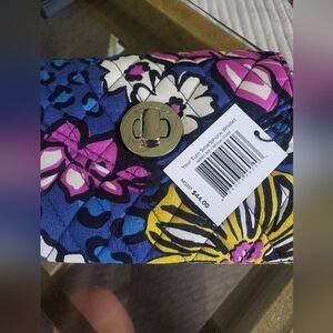 Vera Bradley smartphone wristlet